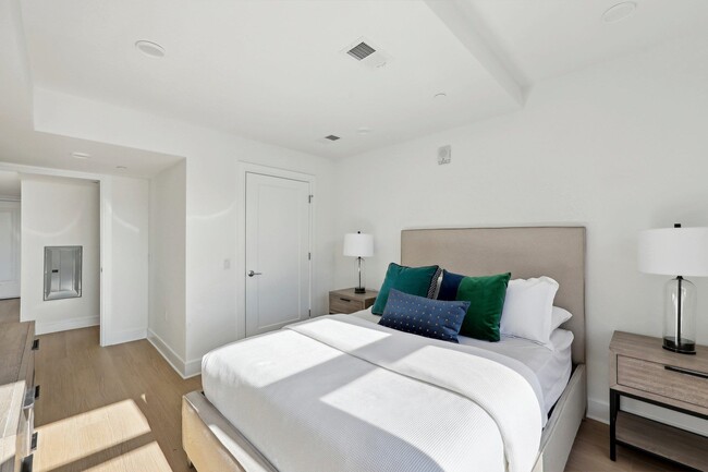 Photo - 14 Lincoln Pl Unidad 208