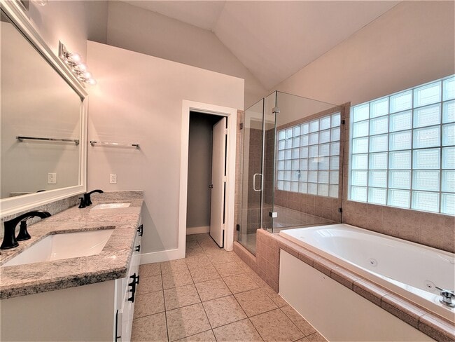 Photo - 2515 Brinkman St