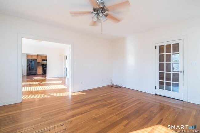 Building Photo - 2 Pleasant St Unit 2