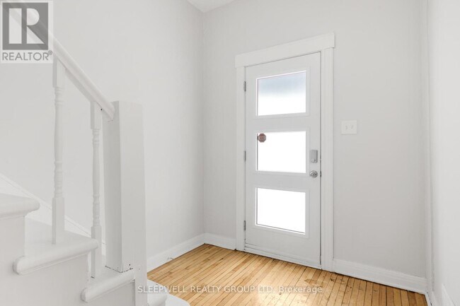 Photo - 481 Besserer St