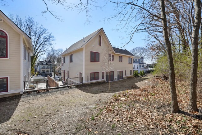 Photo - 147 Grampian Way Unidad 4