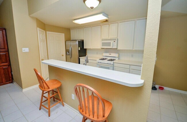 Photo - 4606 Russett Ln