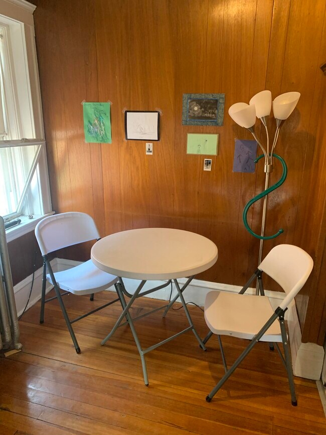 Photo - 264 Aspinwall Ave Unit 4