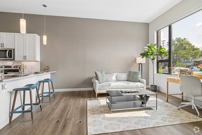 1BD, 1BA - 698SF - Living Room