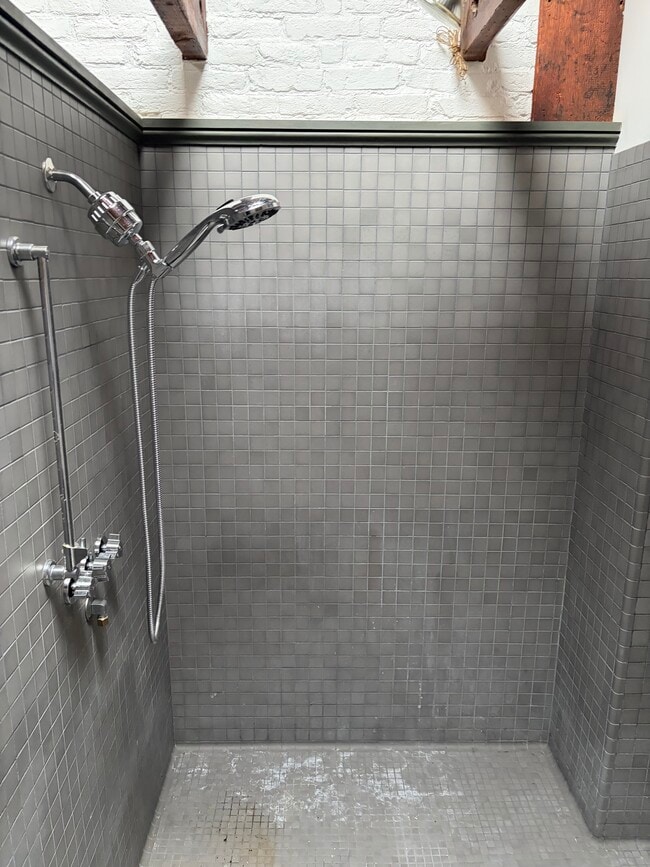 Photo - 17 N Plum St