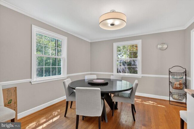 Photo - 7215 Rollingwood Dr