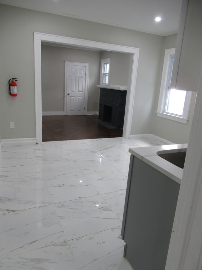 Photo - 56 Durand Pl Unit 1