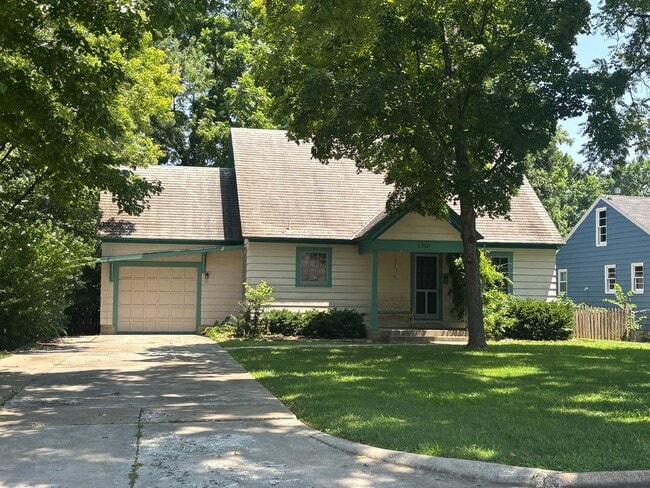 Building Photo - Cute 3 Bedroom 1 Bathroom 1 Car Garage home!!