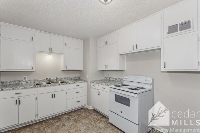 Photo - Remodeled Duplex Conveniently Located Near WSU!