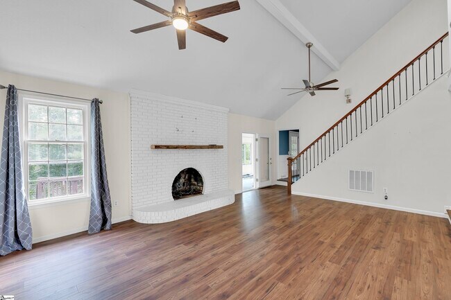 Photo - 203 Roper Mountain Rd Ext