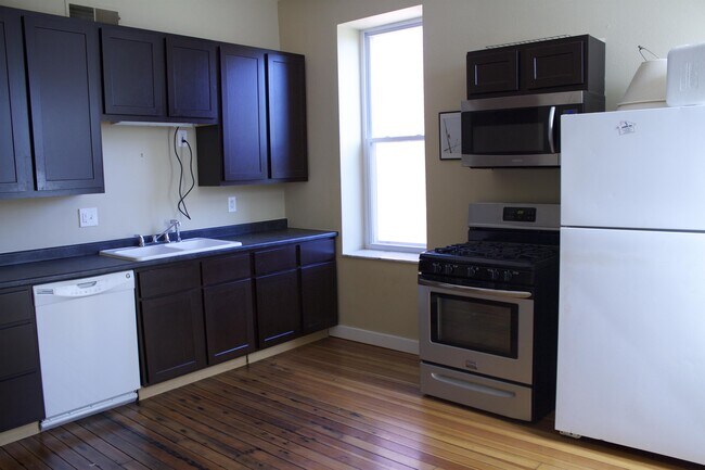 Building Photo - 3218-3220 Cherokee St Unit 3220 A