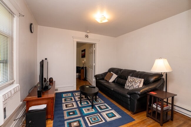 Photo - 803 W 20th St Unit 2