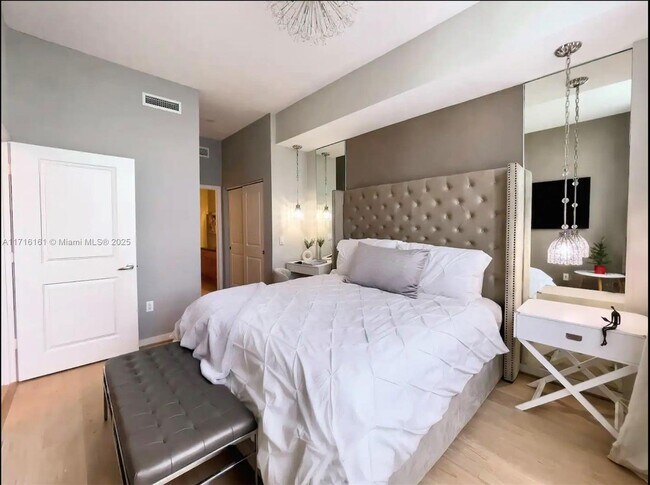 Photo - 300 S Australian Ave Unidad 1506