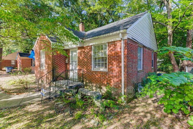 Photo - 1071 Robin Hood Ln
