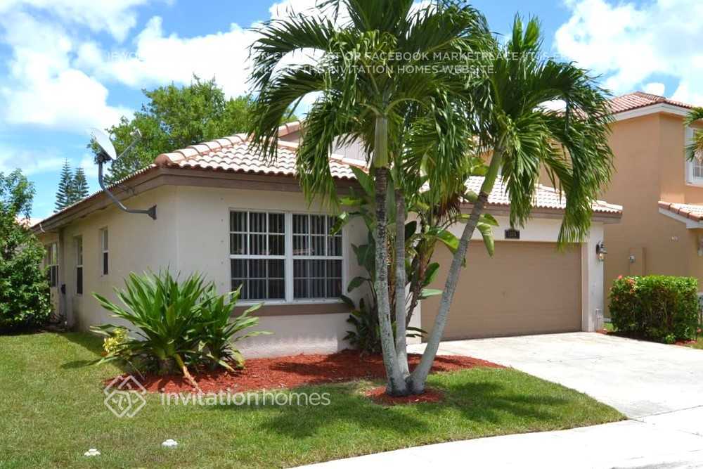 Photo - 1365 SW 106th Ave House