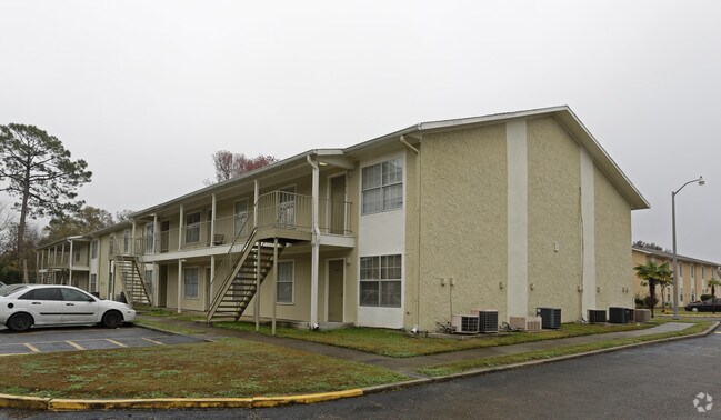 Acadian Manor - Acadian Manor Apartments