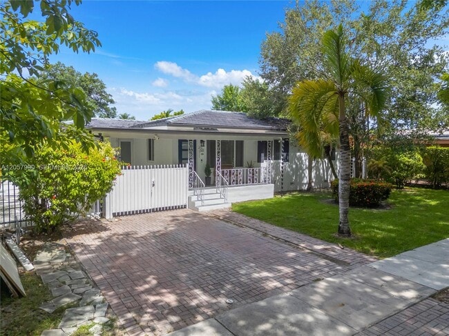 Photo - 2031 SW 66th Ave