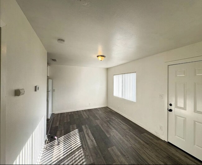 Living Room - 2838 El Nido Dr Unit Back