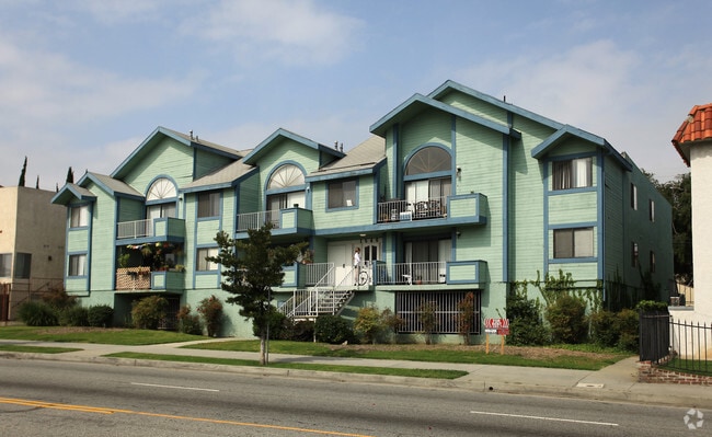 Building Photo - 1546 Bundy Drive Rental