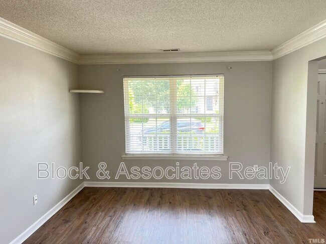 Photo - 5013 Marathon Ln