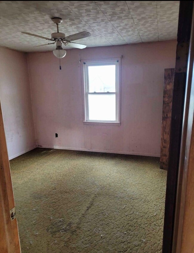 Photo - 319 W 10th St
