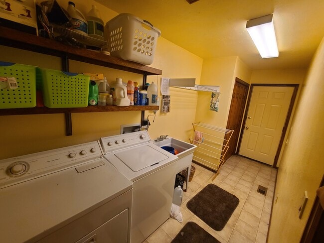 Photo - 1451 McArthur Ave