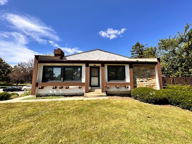 Building Photo - 183 Cascade Dr