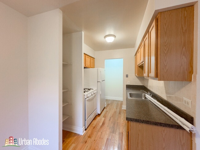 Photo - 516 W Aldine Ave Unit M04B