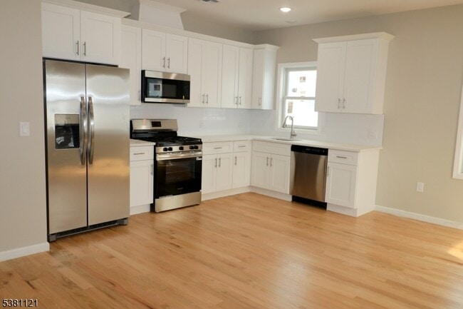 Photo - 385 Lafayette St Unit 2