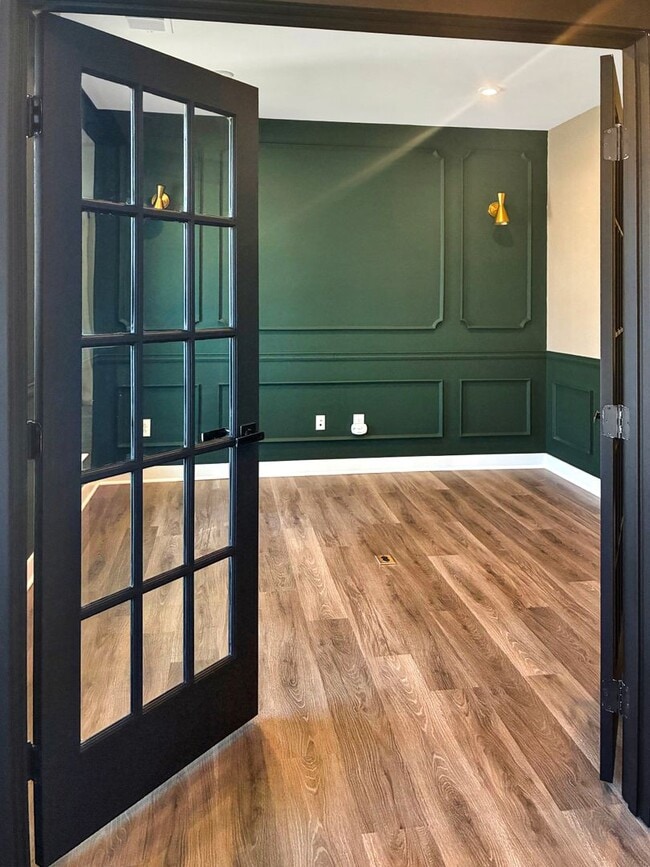 Photo - Modern Comfort & Style in a Prime Richmond Location