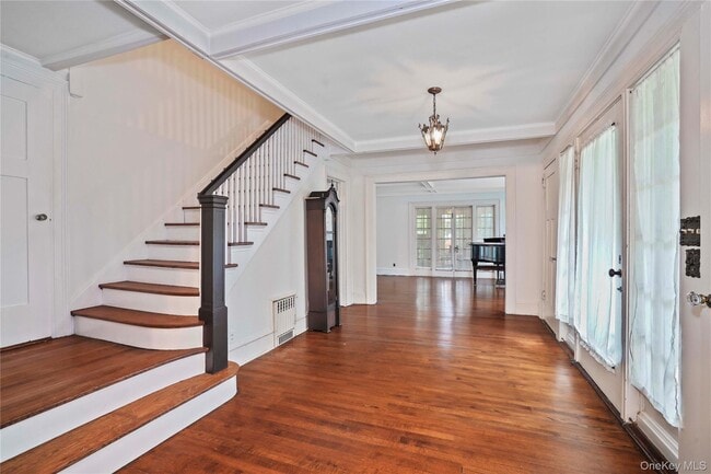 Photo - 134 Pelhamdale Ave