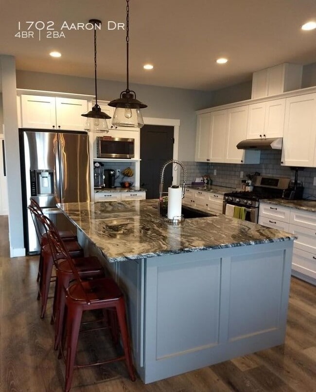 Photo - 1702 Aaron Dr