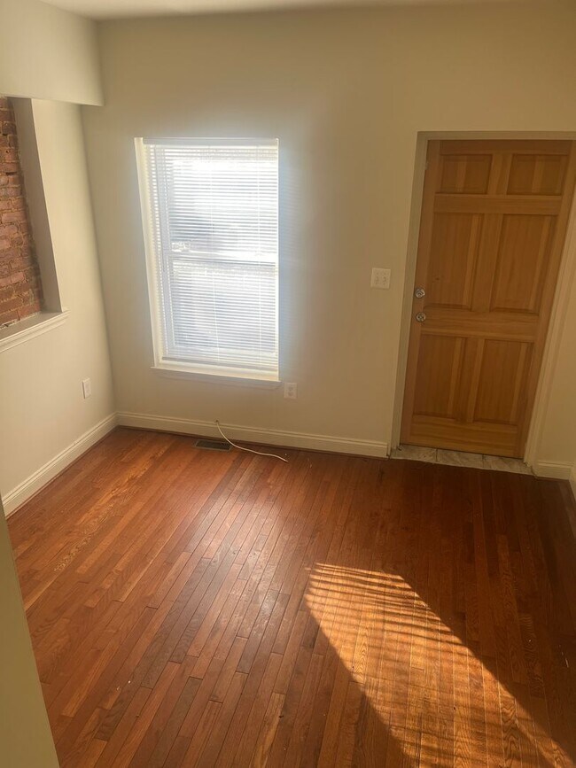 Photo - Commuter Friendly Beautiful Townhouse in Baltimore- Will go fast!
