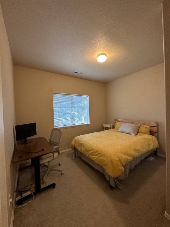 Photo - Beautiful home in Villege For Rent, Comfortable Living in a Convenient Central Location Unit 7