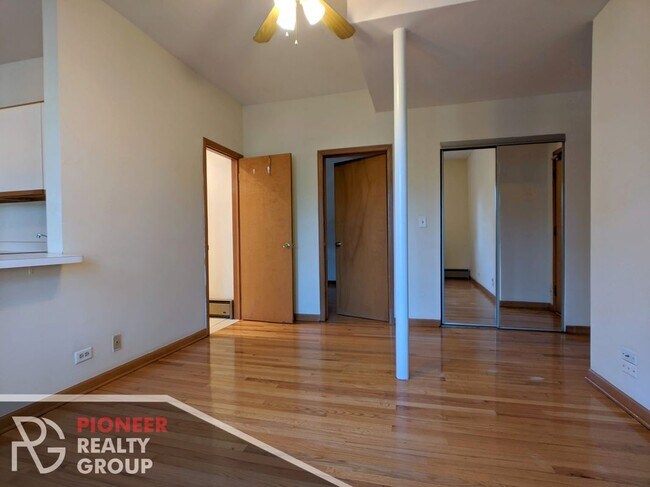 Photo - 635 W Barry Ave Unit 205