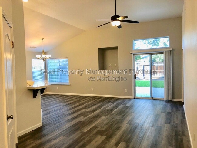 Photo - 2667 Santa Ana Ave
