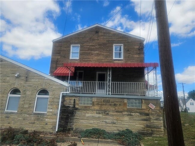 Photo - 2448 Mill St