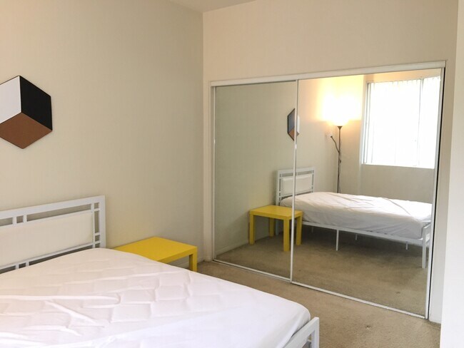 Photo - 1561 S Barrington Ave