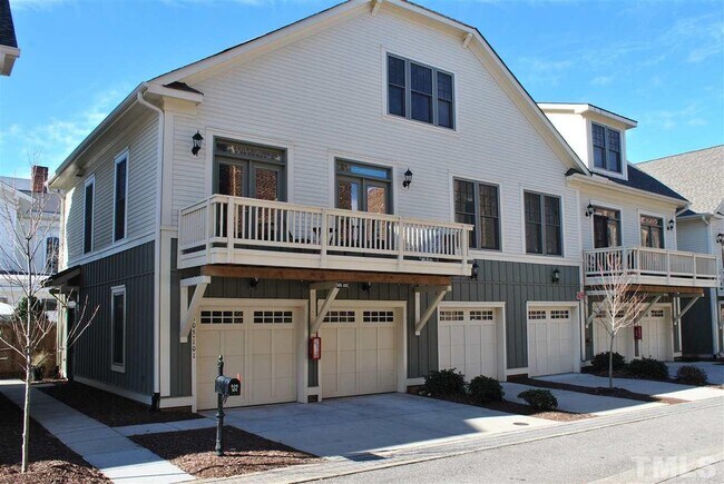 Photo - 505-101 John Haywood Way