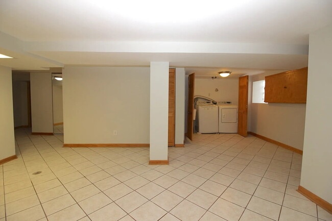 Photo - Spacious 3-Bedroom, 2-Bathroom Duplex in Avondale Unidad 1R