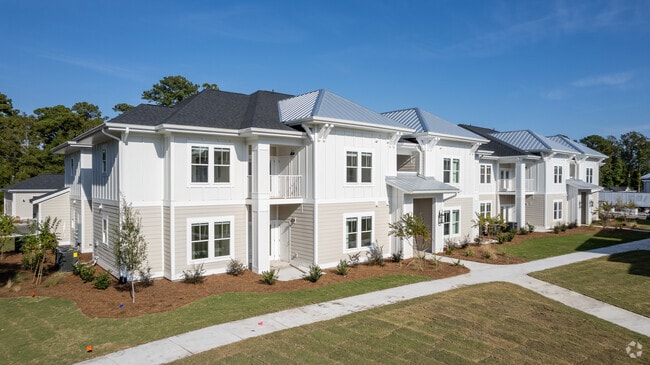 Beaumont Oaks at Porters Neck Apartments & Townhomes