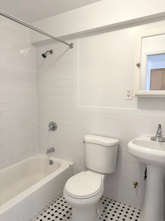 7538 Grand Central Pky Apartments Unit 2 Forest Hills, NY