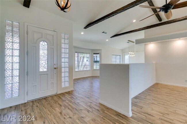 Photo - LUXURIOUS SINGLE STORY IN GATED COMMUNITY ...