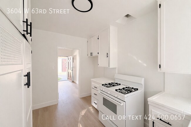 Photo - 3604 W 63rd St