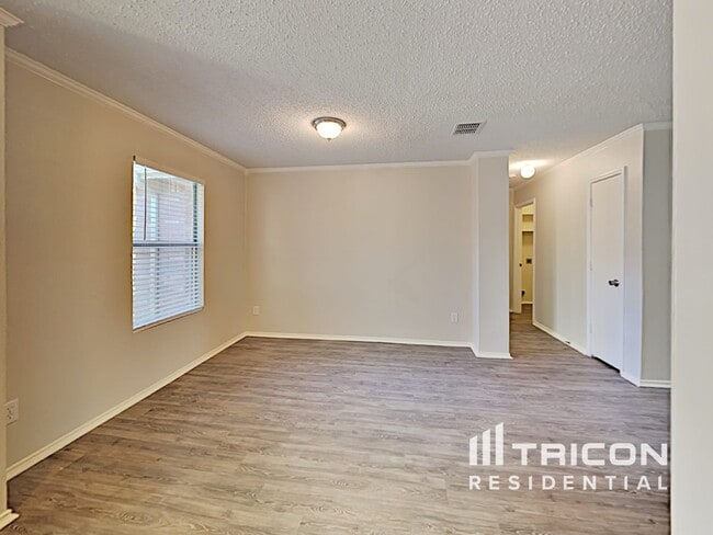 Photo - 647 Blue Chalk Dr