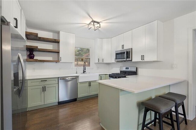 Photo - 3142 Chamblee Gap Rd