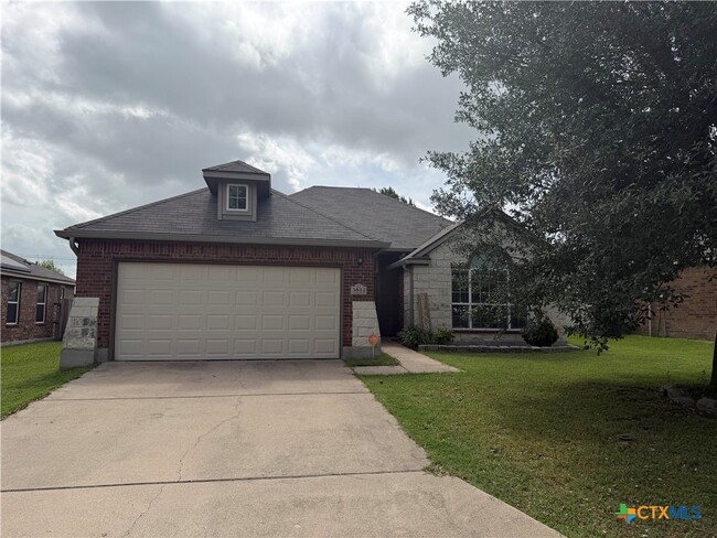 Building Photo - 5811 Alexandria Dr
