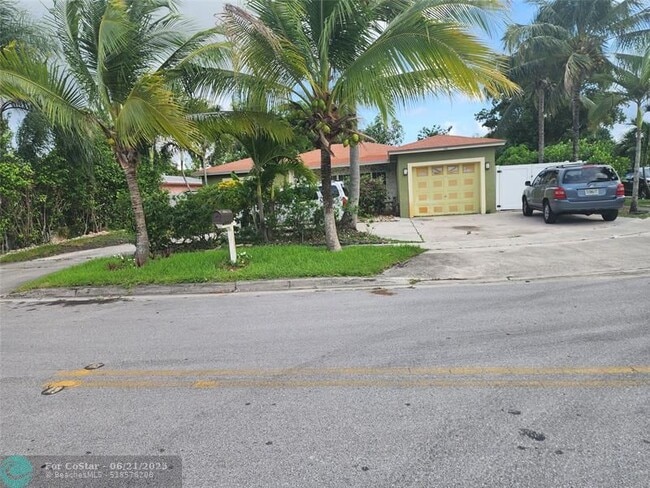 Building Photo - 5385 SW 8th Ct Rental
