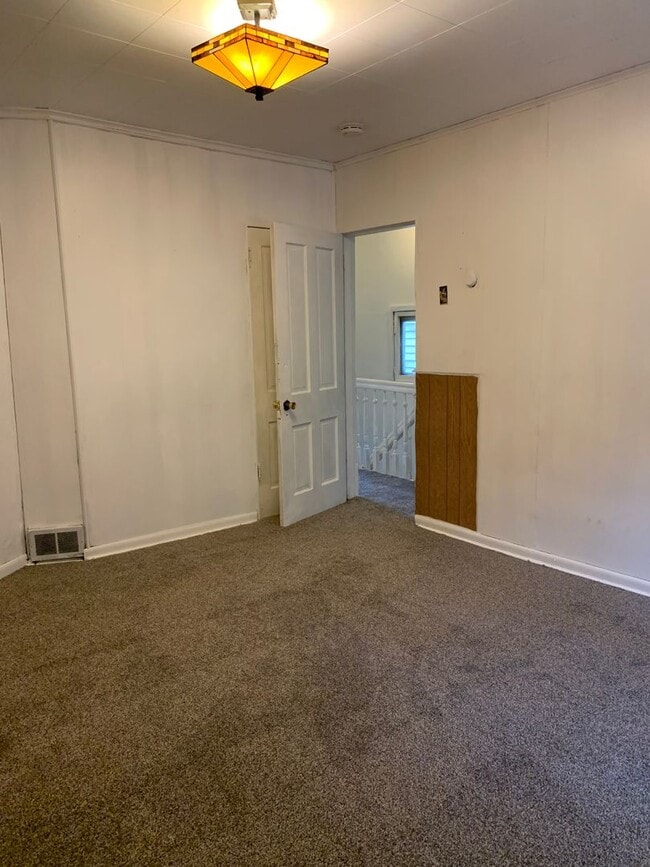 2 Bed/1 Bath 2 Story House in McKees Rocks Rental House Rental in