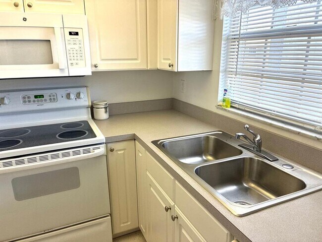 Photo - 4703 1st St Ct W Unit 393